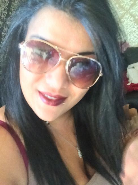 Belle maitresse Sarah pour vous dompter